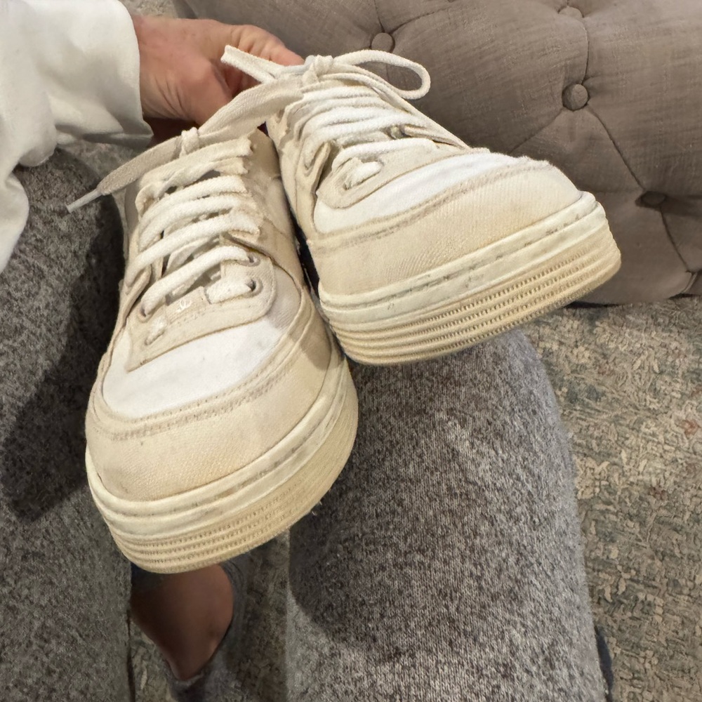 Chanel Cream Sneakers - Picture 5 of 7